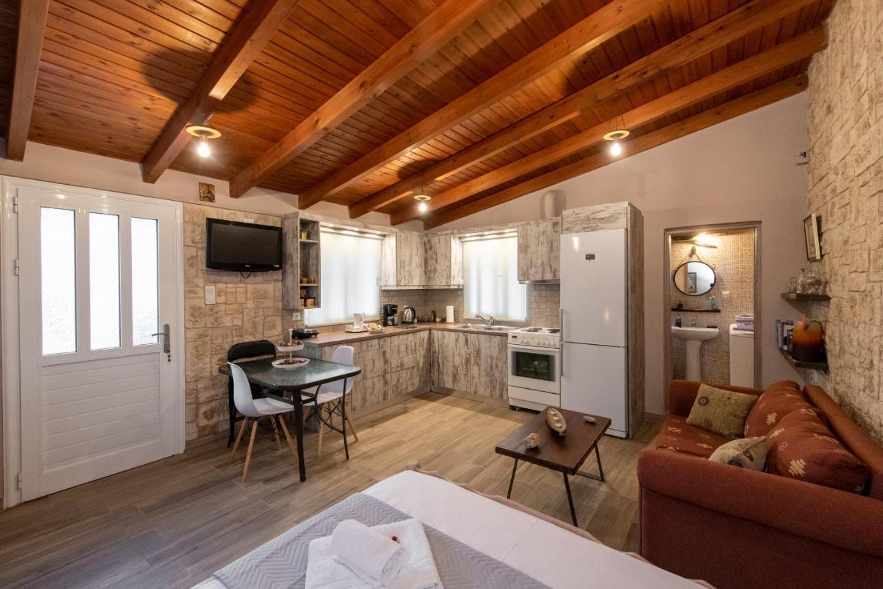 Mozart House Studio Амарінтос Екстер'єр фото