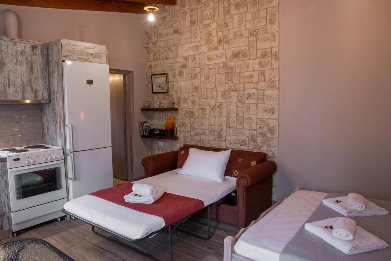 Mozart House Studio Амарінтос Екстер'єр фото